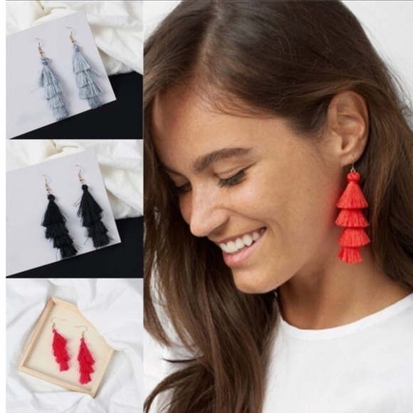 Black Three Tier Curtain Earrings Brand New NWT - Picture 1 of 3